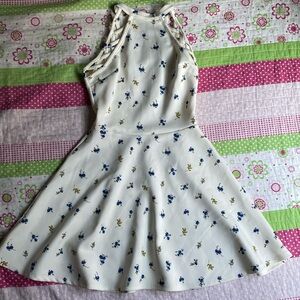 𝜗𝜚⋆₊˚ floral ditsy spring dress